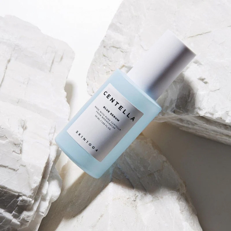 Centella asiatica Ácido hialurônico Essence Water hidrata, melhora a condição da pele e fortalece a pele 30ml